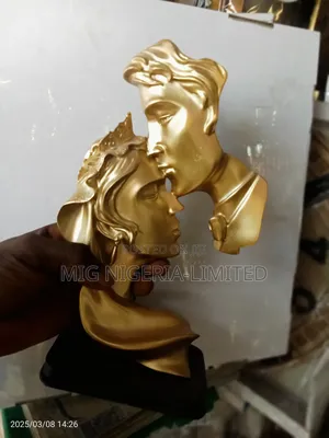 Decorations Status Figurine Shelves Table Decor