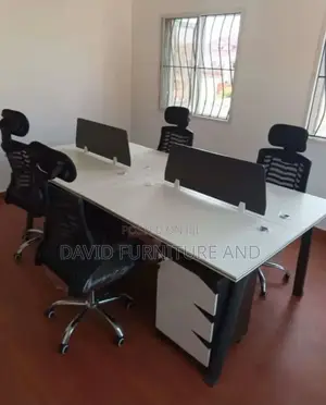 4 Seater Workstation Table With Chairs