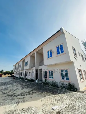 4bdrm Townhouse/Terrace in Ogudu for sale