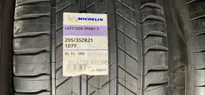 295/35zr21