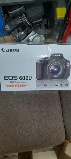 Canon Eos 600d Digital Camera With 18-55mm Lens