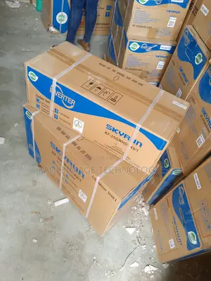 Newly-Made Syrun 1hp Inverter Air Conditoner(Kf-25whdi-X9/T)