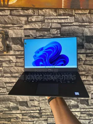 Laptop Dell XPS 15 9560 8GB Intel Core i5 SSD 256GB
