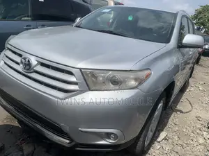 Toyota Highlander Limited 2012 Silver