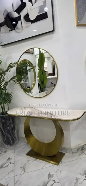 Mirror Stand
