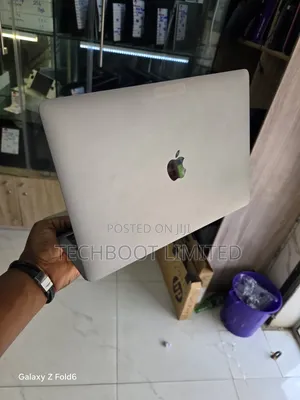 Laptop Apple MacBook 2017 8GB Intel Core I5 SSD 256GB