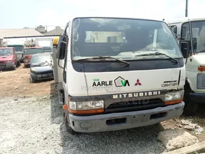 Mitsubishi Canter Truck White 1998