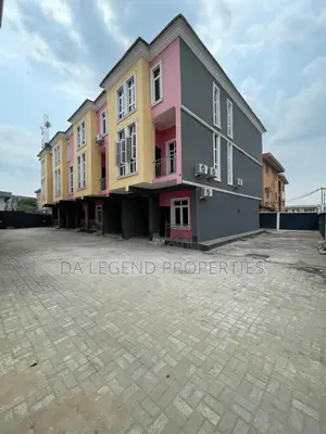 4bdrm Townhouse/Terrace in Yaba for sale