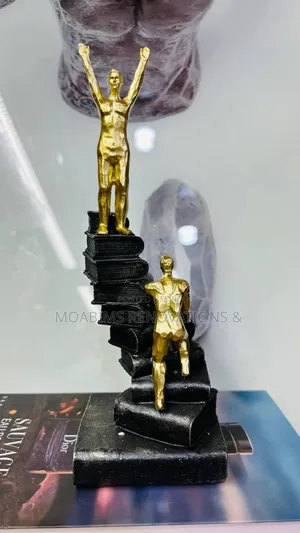Decorative Interior Decor Leading Man: 26,500