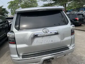 Toyota 4-Runner Limited 4X4 2013 Silver