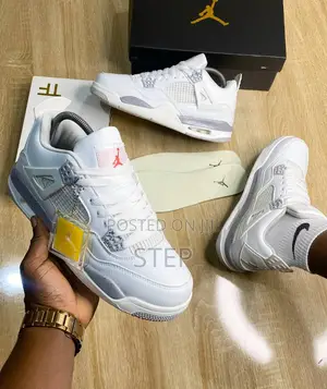 Air Jordan 4