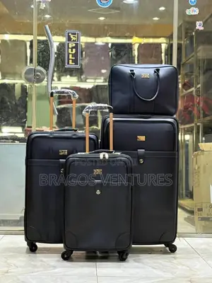 Beautiful Set of 4pcs With Handbag