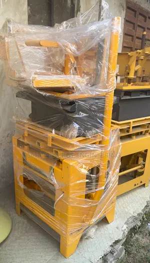 Single Block Moulding Machine