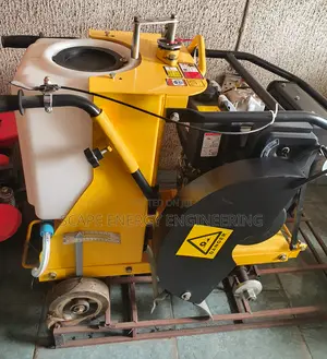 Asphalt Cutting Machine