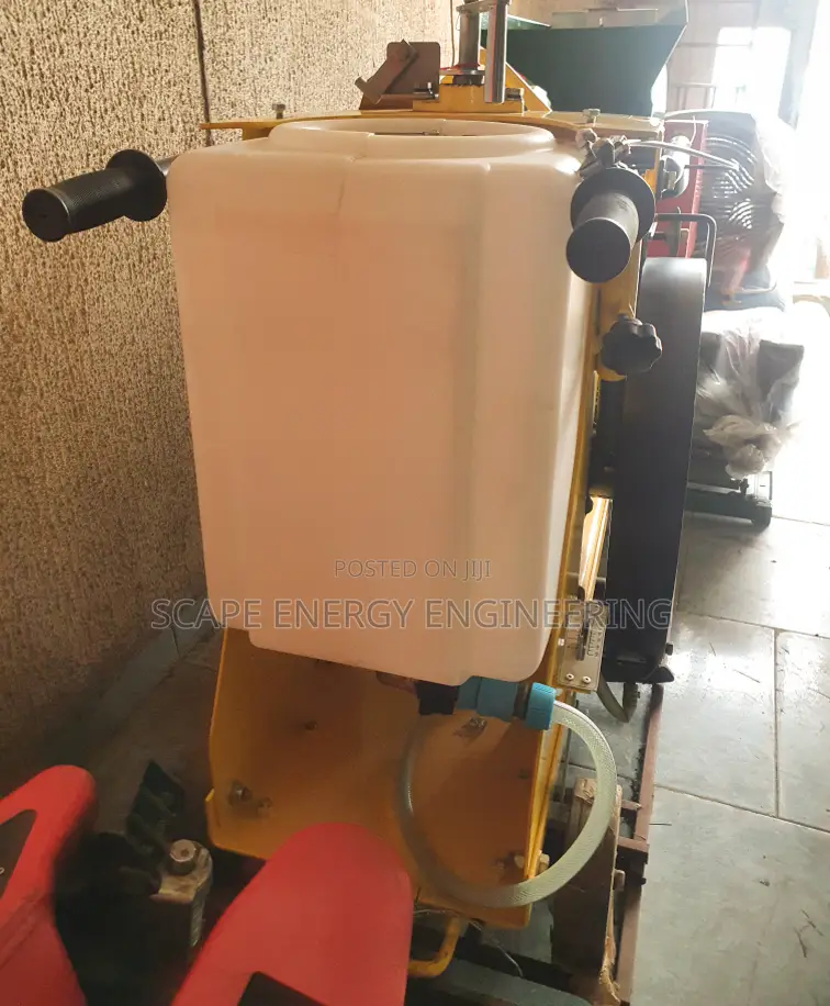 Asphalt Cutting Machine