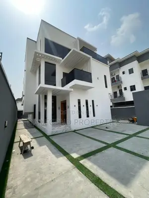 5bdrm Duplex in Chevron for sale