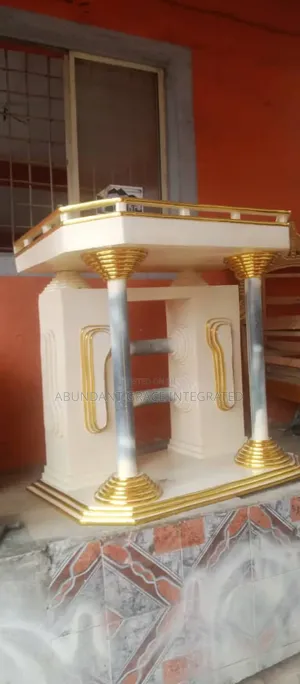 Executive 2 Poles Pulpit.