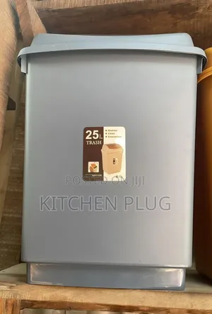 25l Trash Can, Made of Plastic.