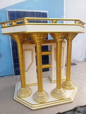 Executive 4 Poles Pulpit.