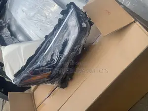 Headlight Highlander 2023