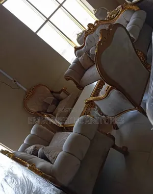 Classic Luxurious Royal Chairs and Royal Table Set Stools
