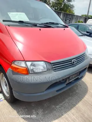 Toyota HiAce 2007 Red