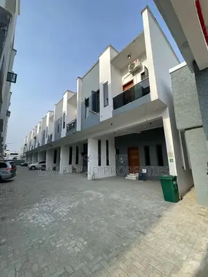 4bdrm Townhouse/Terrace in Ikota for sale