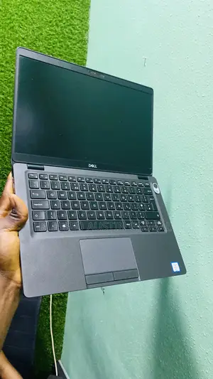 Laptop Dell Latitude 5300 16GB Intel Core I5 SSD 256GB