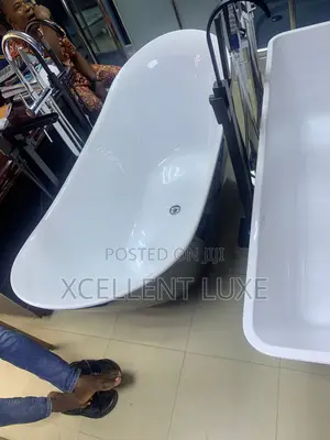 Black and White Canoe Shaped Free Standing Bathtub