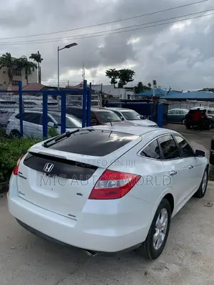 Honda Accord Crosstour 2011 White