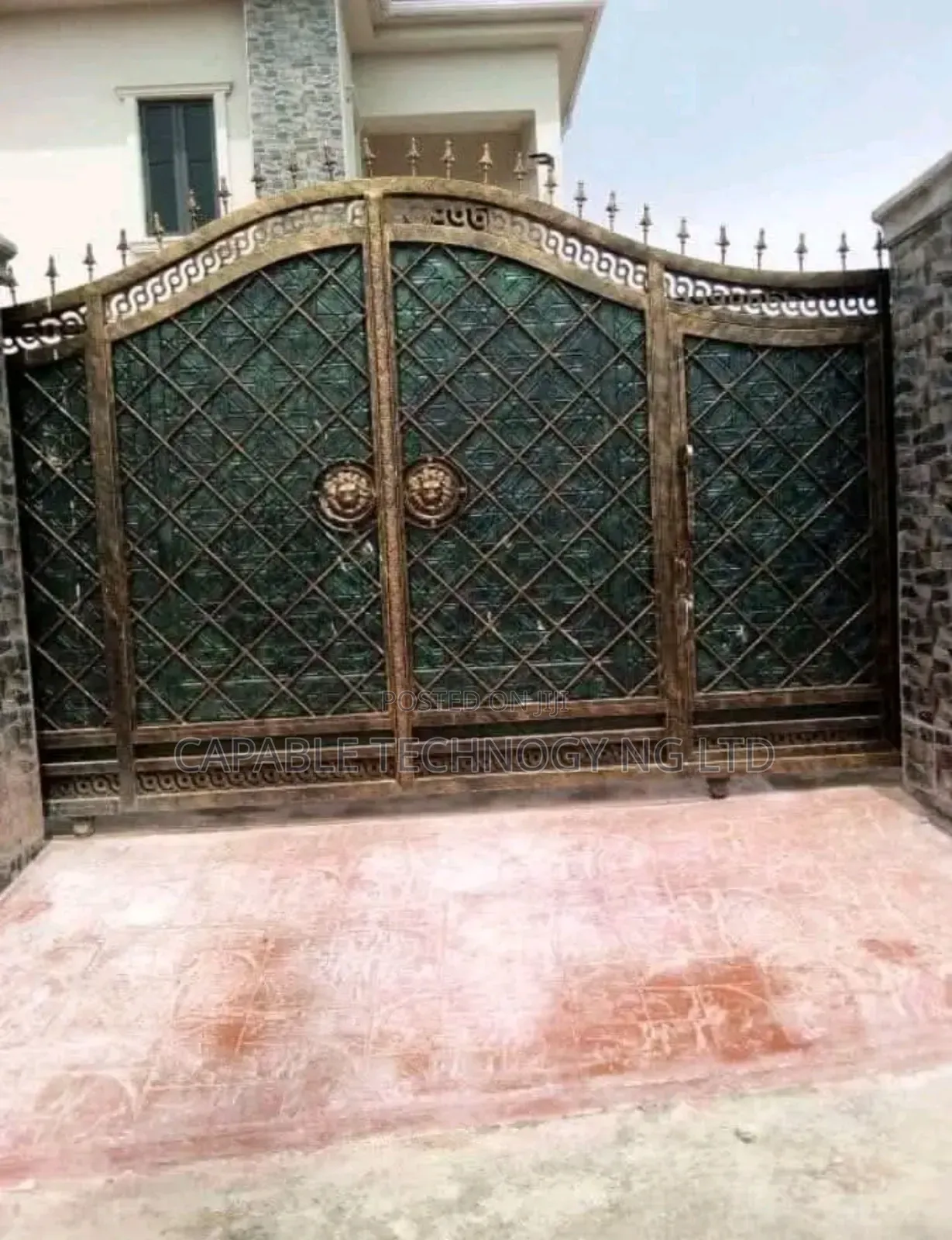 Gate Design Structure