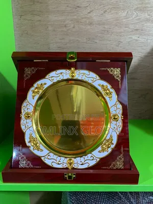 White Circle Wooden Plaque