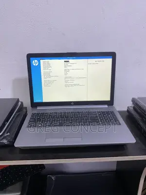 Laptop HP 255 G8 8GB AMD Ryzen 5 HDD+SSD 500GB
