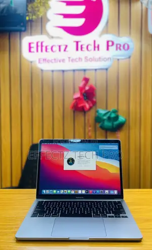 Laptop Apple MacBook 2020 16GB Intel Core i7 SSD 512GB