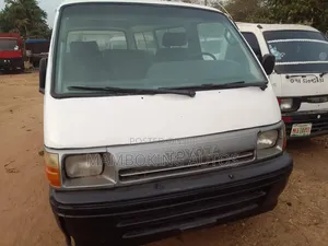 Toyota HiAce 1995 White