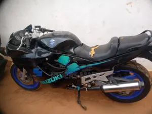 Suzuki Bandit 1999 Purple