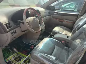 Toyota Sienna XLE Limited AWD 2006 Gold