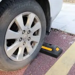 Road Safety Car Stopper Parking Rubber Wheel Stopper