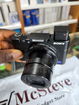 Sony Rx100 Mark LLL Youtube/Vlogging/Content Creating Camera