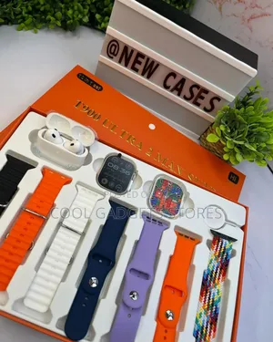 T900 Smart Watch With 7 Straps, Earbuds, 1 Watch