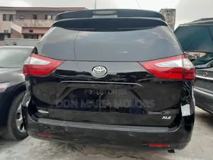 Toyota Sienna XLE 7 Passenger (3.5L 6cyl 6A) 2016 Black