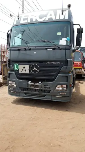 Foreign Used Mercedes Benz Actros Trailer Head