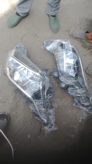 Toyota Land Cruiser Prado 2013 Model the Two Side Headlight