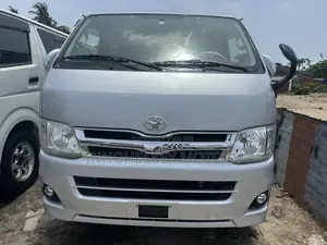 Toyota HiAce 2012 Silver