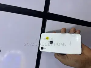 Apple iPhone XR 64 GB White