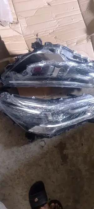 Set of Head Light for Toyota Hilux 2020