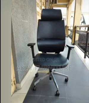 Executive Swivel Office Chair