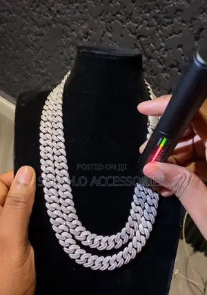 VVS Moissanite Diamond Cuban Neckchain