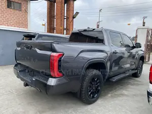 Toyota Tundra Limited 2022 Black