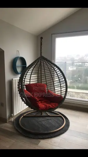 Indoor/Outdoor Hanging Swing Chair – Versatile & Stylish